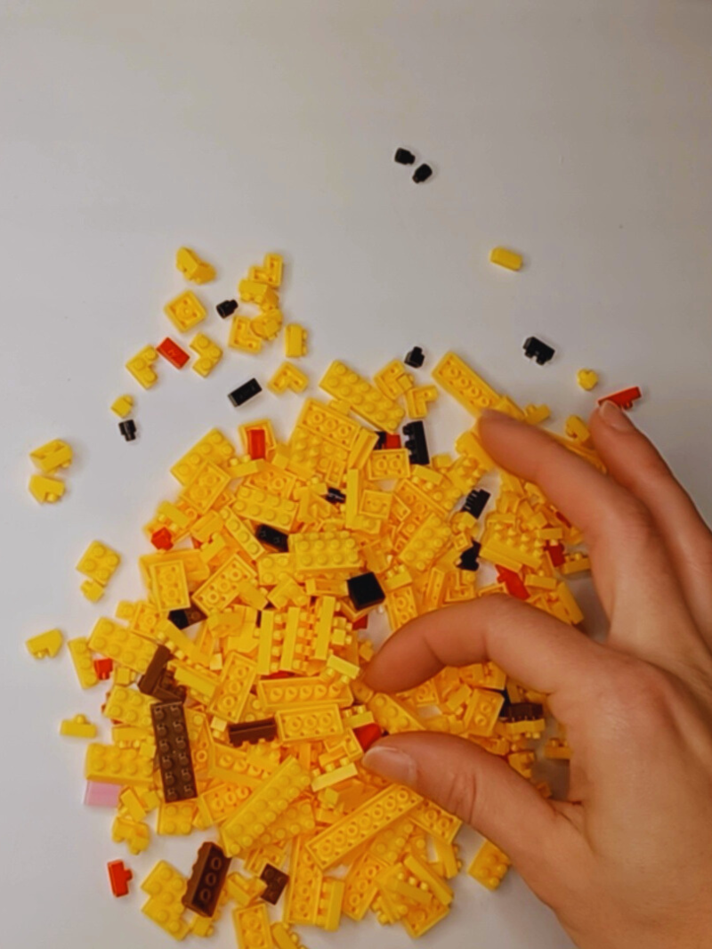 Pikachu Lego les pièces sont petites !