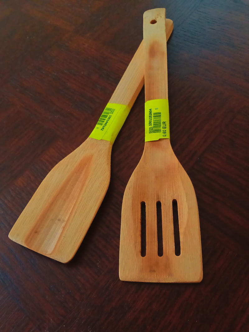 spatule en bois neutre
